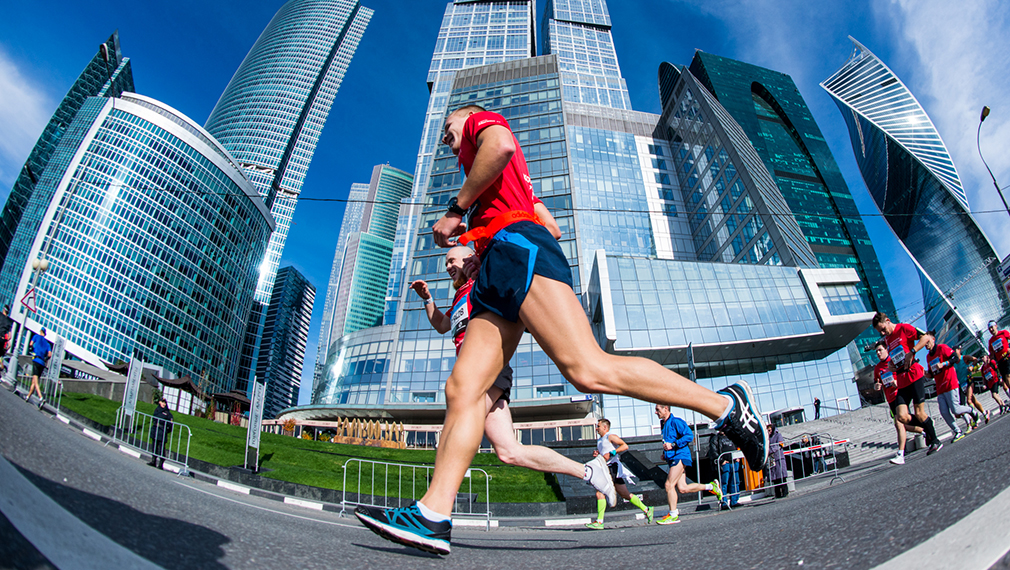 24 сентября стартует юбилейный Московский марафон: Зачем бегут москвичи?