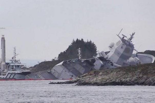 На учениях НАТО Trident Juncture начали тонуть корабли