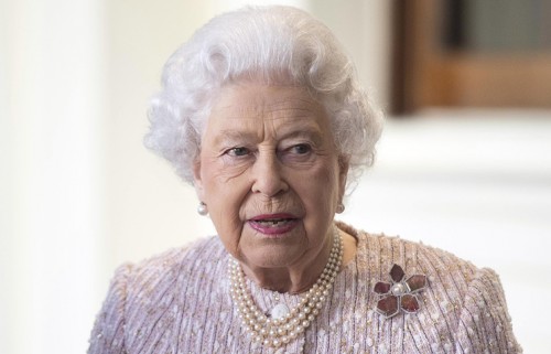 Королева Елизавета II одобрила свадьбу принца Гарри и Меган Маркл