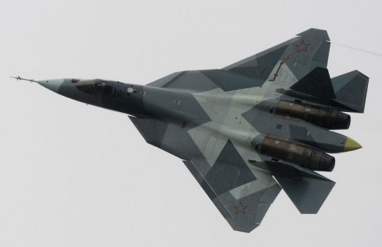 Американскому F-22 лучше не взлетать, пока в небе Сирии российский Су-57