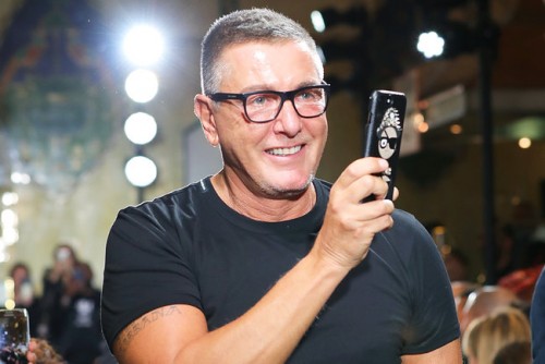 Известные стилисты отказываются работать с Dolce & Gabbana в защиту Селены Гомес