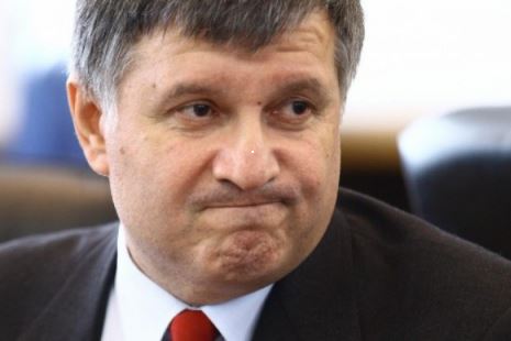Авакову посоветовали запастись «памперсами» перед походом на Донбасс