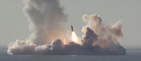 Опубликовано видео пуска ракет «Булава» с АПЛ «Юрий Долгорукий»