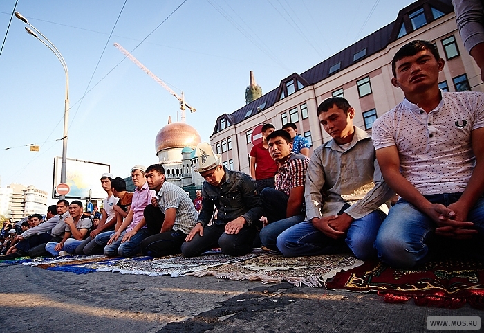Собянин поздравил мусульман Москвы с праздником Ураза-байрам