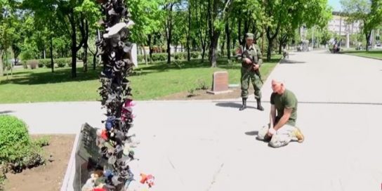 Пленный военнослужащий Украины расплакался, узнав с кем на самом деле он воевал в Донбассе