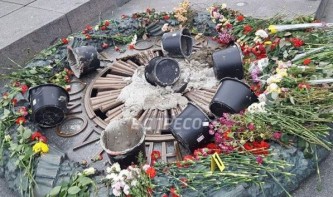 Соцсети осудили «штукатуров» Вечного огня в Киеве