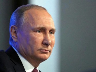 Путин назвал приоритетом защиту российской семьи