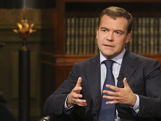 Медведев рассказал о пенсиях, о курсе рубля, о причинах бедности