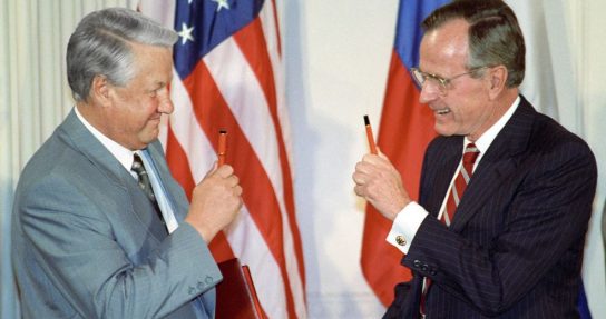 Daily Telegraph: Буш хотел передать военные технологии США Ельцину