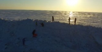 На границе России и Китая выросла гигантская ледяная стена
