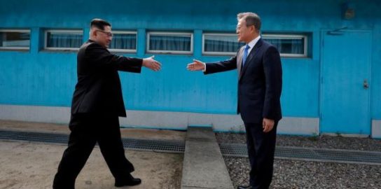 Глава Южной Кореи хочет присоединиться к переговорам лидеров США и КНДР