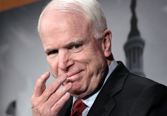 Сенатор Маккейн ловко «развел» наивных украинцев