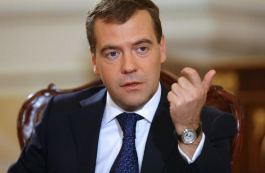Медведев пообещал ответить на хамское поведение США