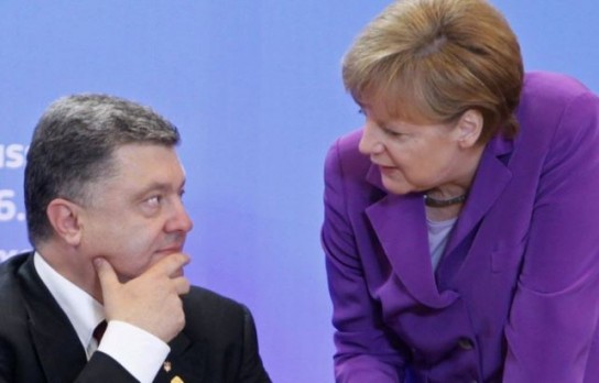 Меркель пообещала обсудить с Порошенко действия Киева в отношении российских журналистов