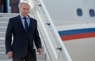 Самолет Путина приземлился на авиабазе Хмеймим в Сирии