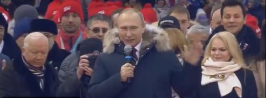 Владимир Путин спел гимн России на митинге в Лужниках