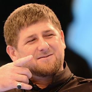Кадыров «не больно зарежет» украинского пранкера Вольнова