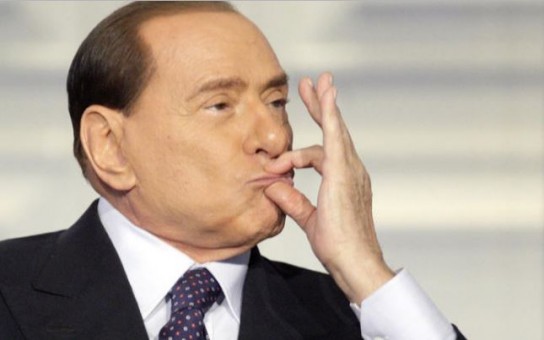 Берлускони назвал миграцию социальной бомбой, готовой взорваться