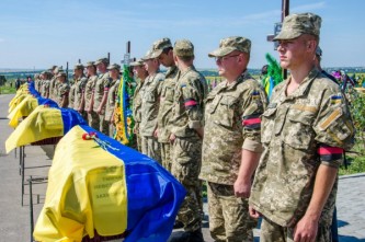 Киев назвал число небоевых потерь карателей в Донбассе