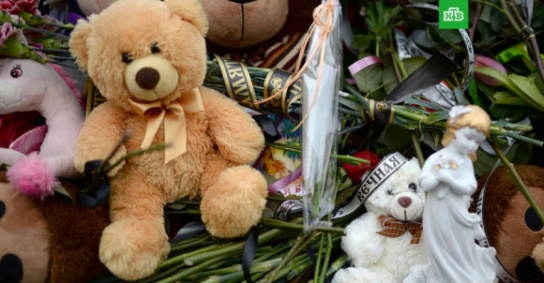 В Москве и Кемерово возникли стихийные мемориалы памяти погибших в «Зимней вишне»